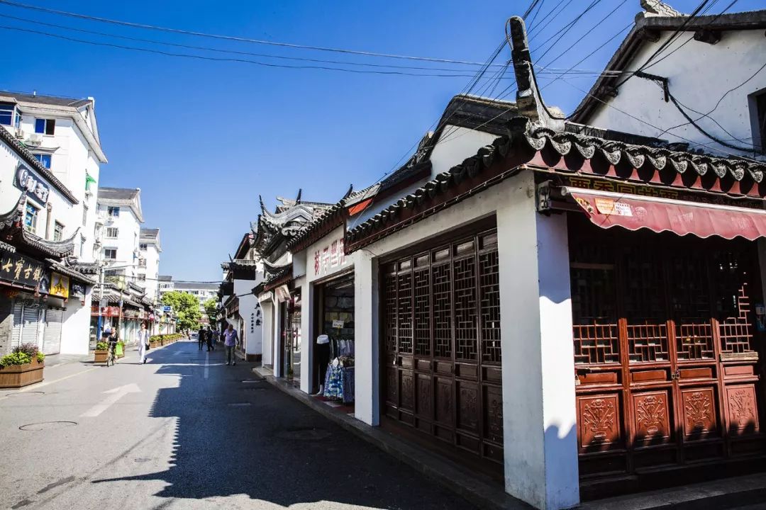 Historic streets and alleys of Qibao Ancient Town