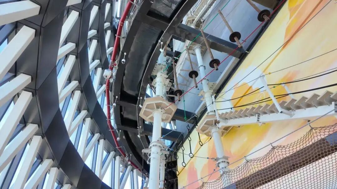 The 40-meter-high aerial obstacle course..jpg