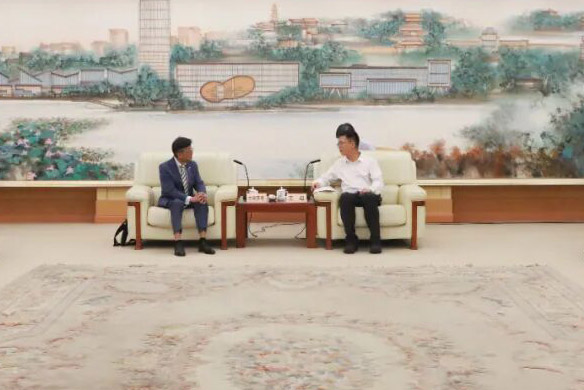 Japan's Wake delegation visits jiading for 38th anniversary of ties