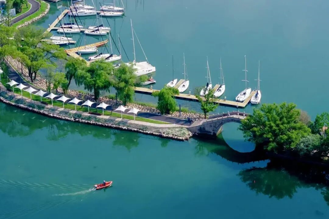 Spring getaways: Two scenic routes to explore