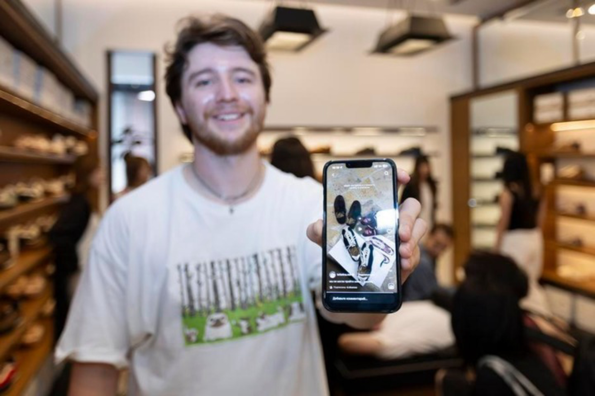 International tourists embrace Chinese brands in Shanghai