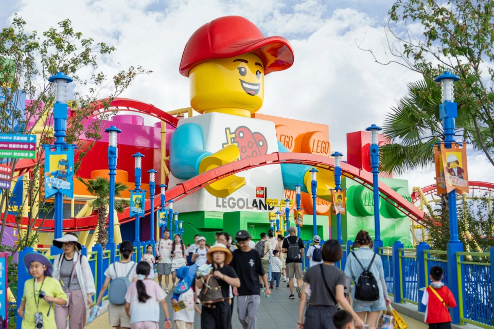 Legoland Shanghai Resort draws big crowds in first summer