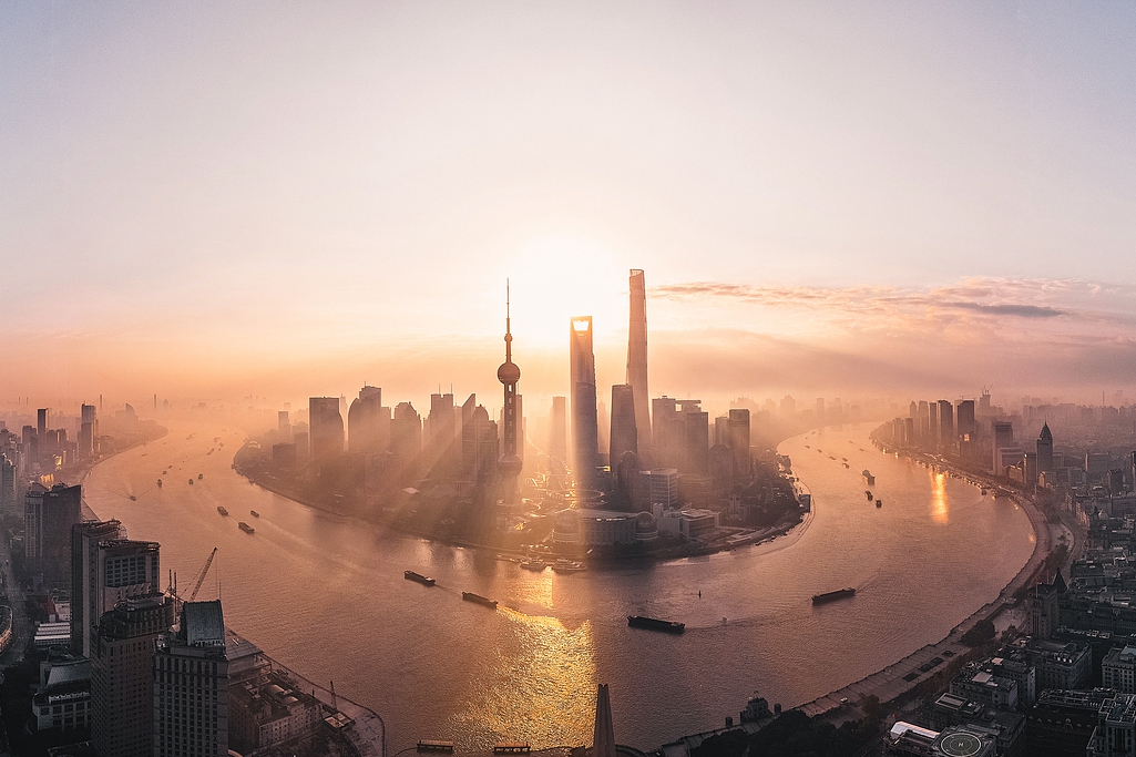 Shanghai achieves new milestone in economic development