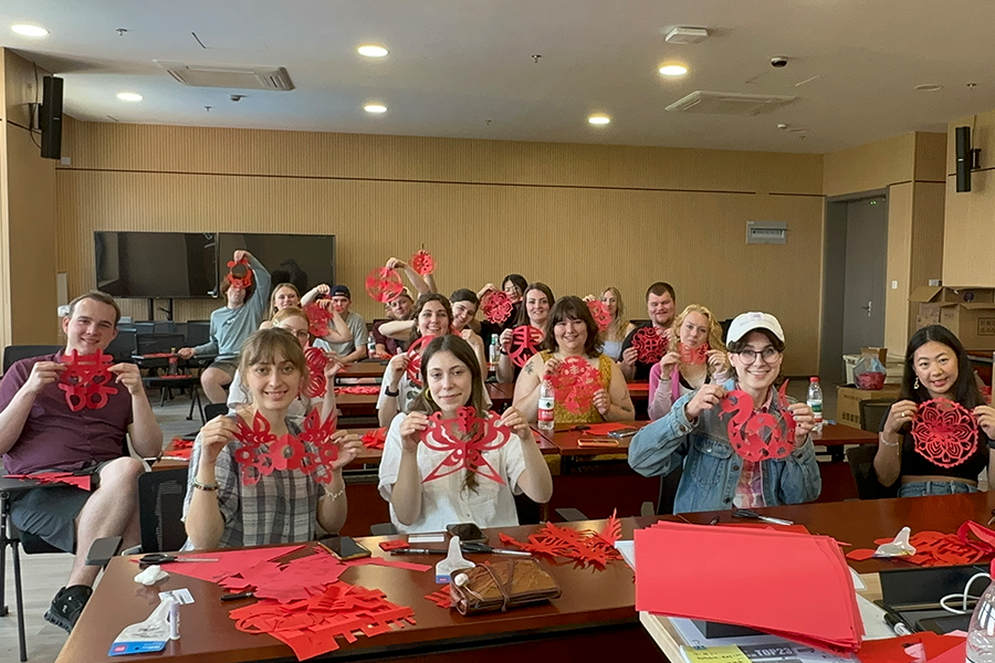 Intl students dive into marine sustainability at Shanghai Summer School
