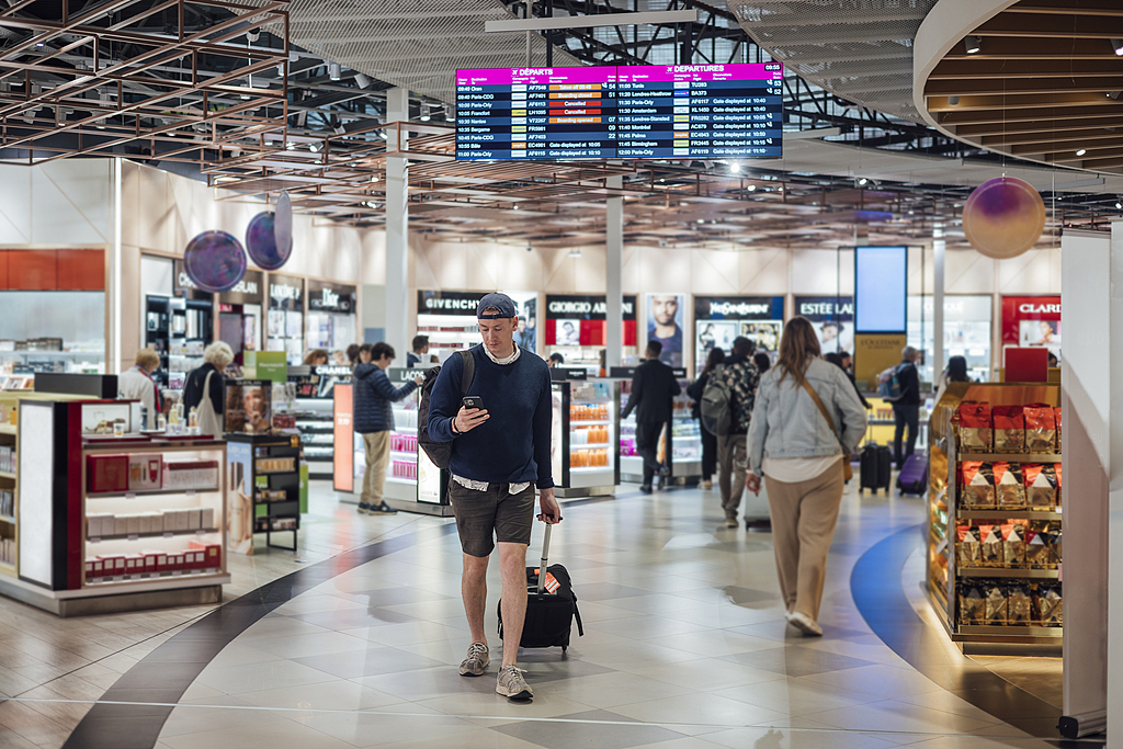 China to improve policies on duty-free shops to boost consumption