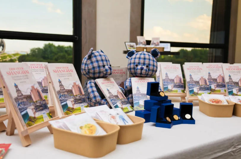 Book on Shanghai's history and culture released in Chicago