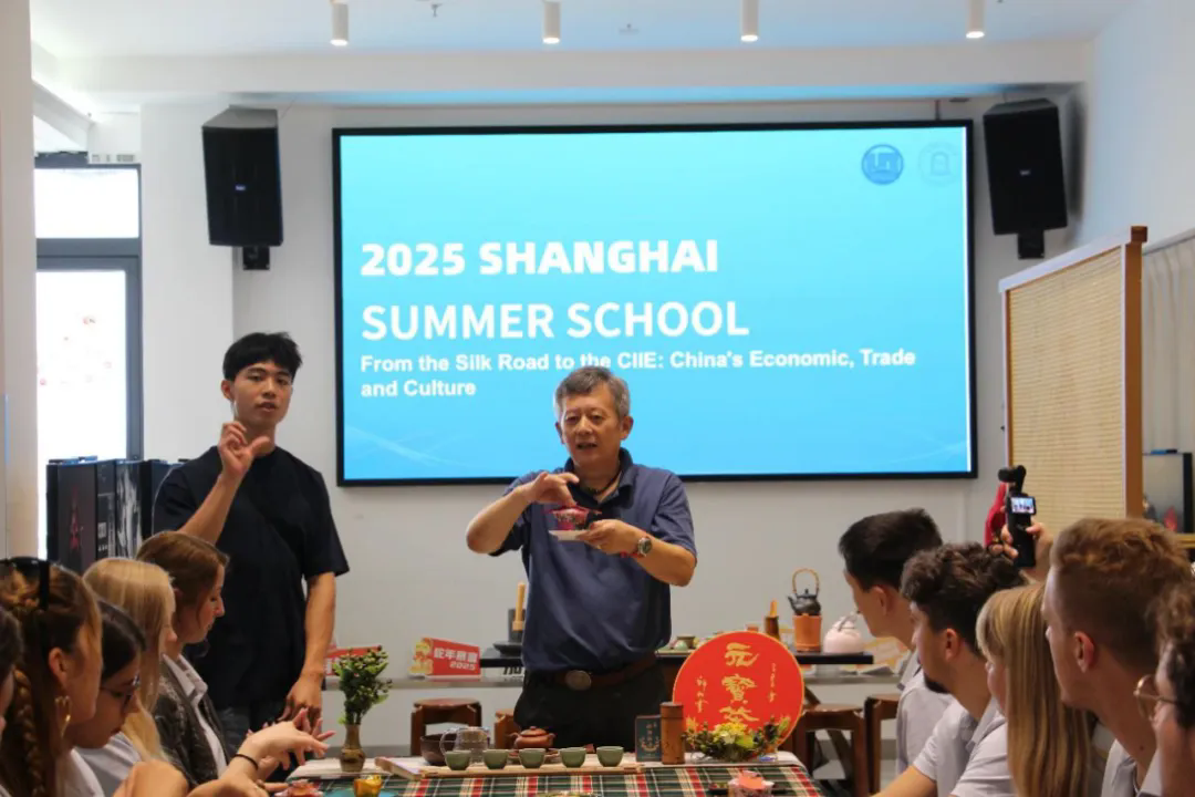 International students explore China