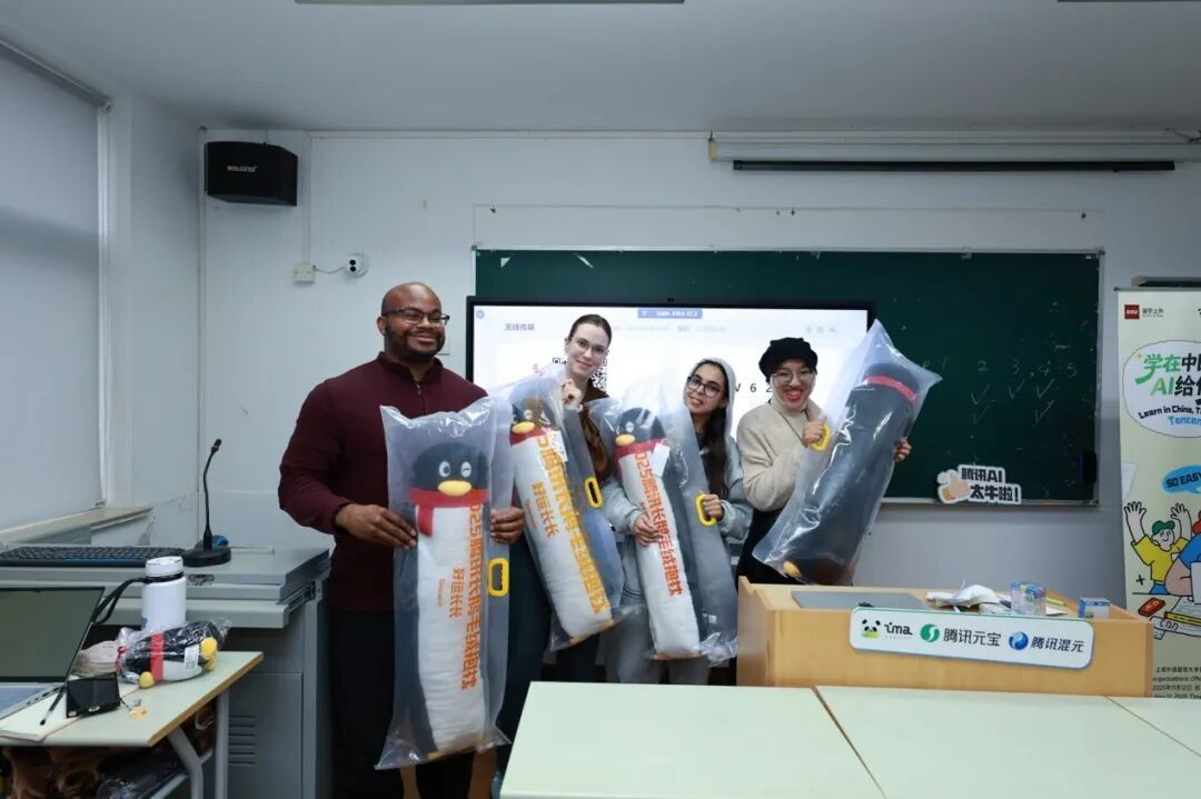 SISU international students explore AI innovation tools-3.jpg