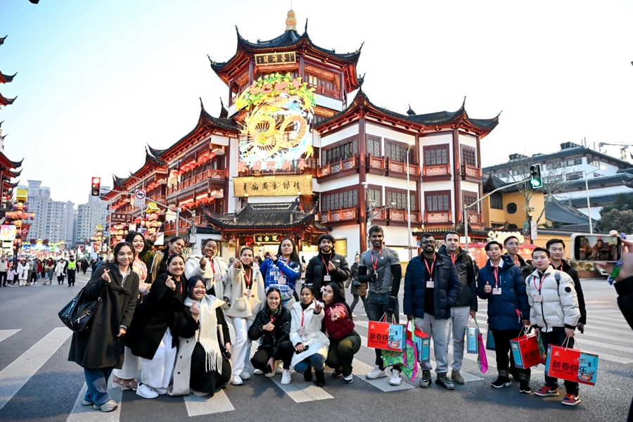 International students get immersed in Chinese New Year6.jpg