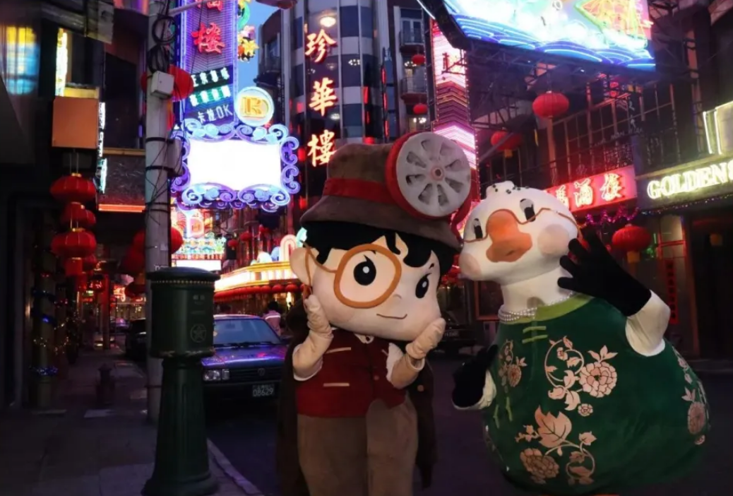 Uncover night adventures along all-new Huanghe Road at Shanghai Film Park