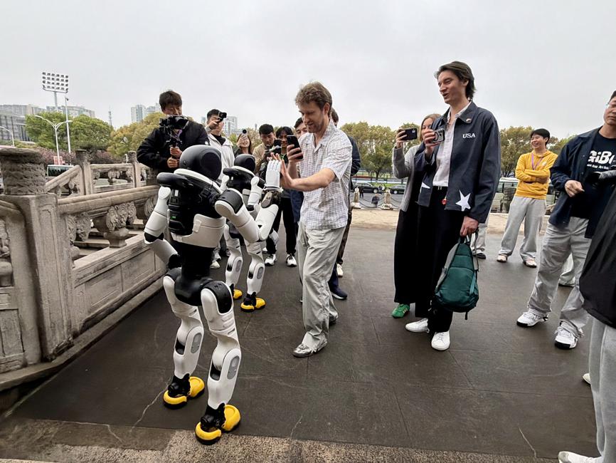 humanoid robots.jpeg