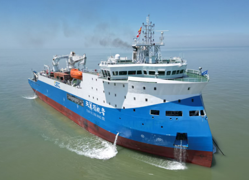 Advanced deep-sea cable-laying vessel enters service in Shanghai