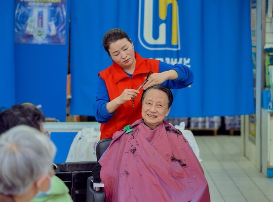 Shanghai boosts elderly care, senior-friendly retail services.jpg Shanghai boosts elderly care, senior-friendly retail services.jpg