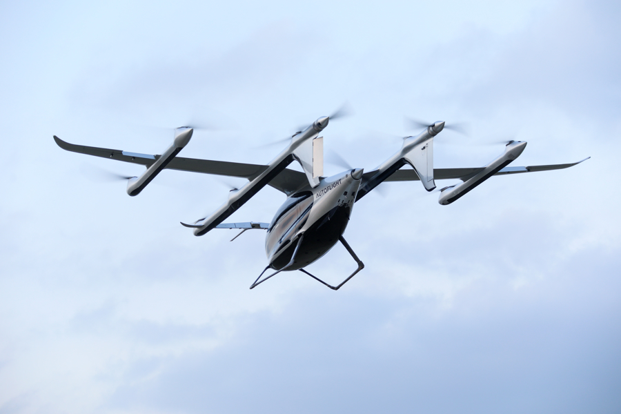 Shanghai hosts inaugural low-altitude economy expo.jpg