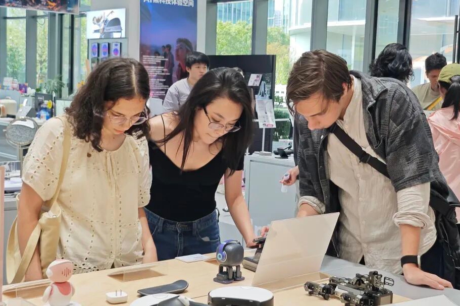 International students explore cutting-edge technologies in Xuhui-1.jpg