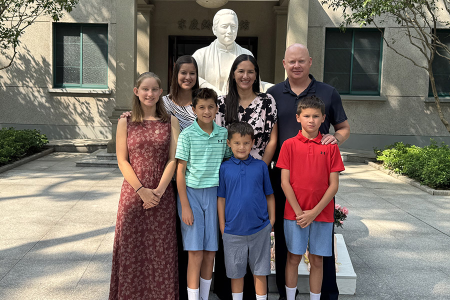 Descendants honor General Stilwell's legacy in Shanghai