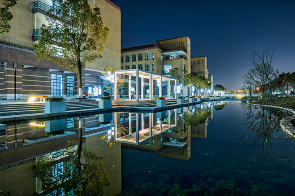 Dianji.jpg Dianji.jpg