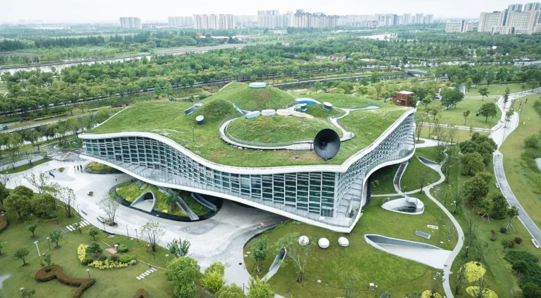 Waving Cube sci-fi museum在水一方.jpg