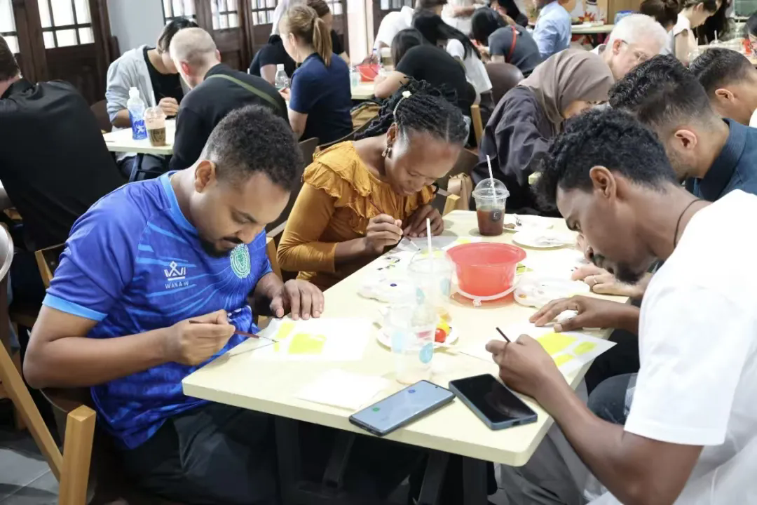 International students explore ancient town in Shanghai-2.png