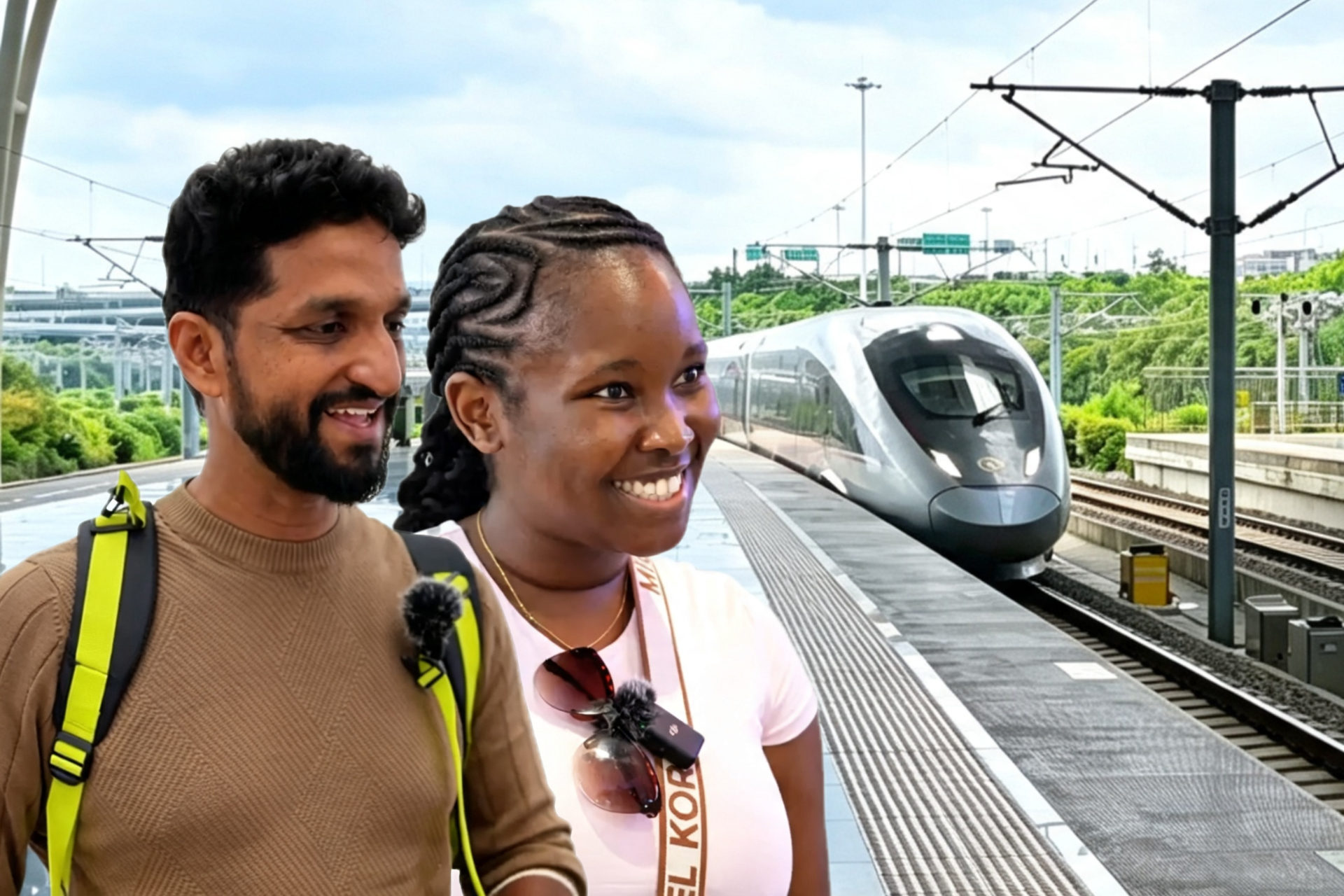 International travelers praise Shanghai Hongqiao Railway Station