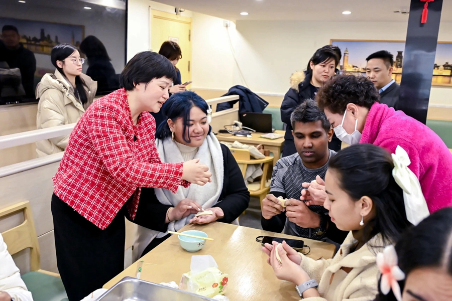 International students get immersed in Chinese New Year4.jpg