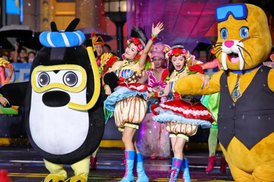 Shanghai Tourism Festival dazzles with grand float parade