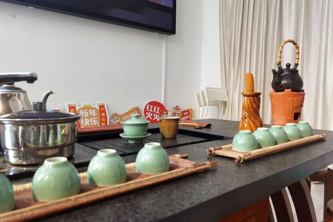 Sip and celebrate: Shanghai's tea culture exhibition opens in Jing'an
