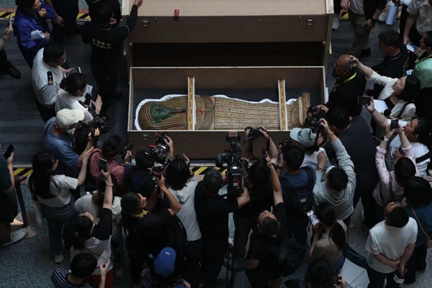 778 ancient Egyptian artifacts arrive at Shanghai Museum.jpg