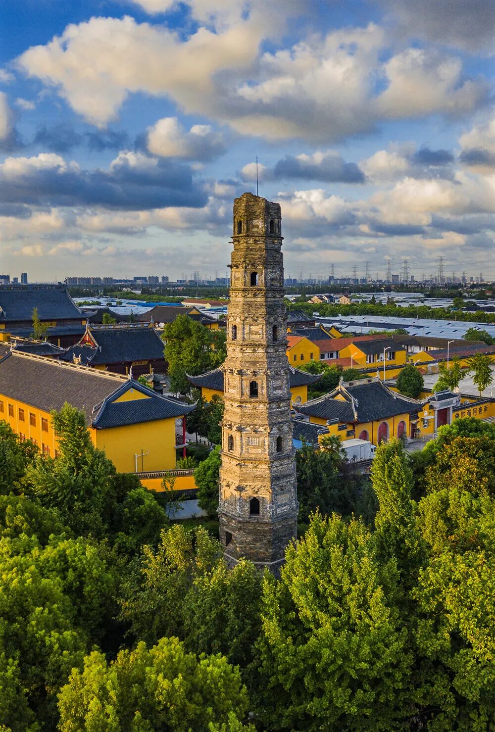 Qinglong Temple and Qinglong Pagoda.jpg