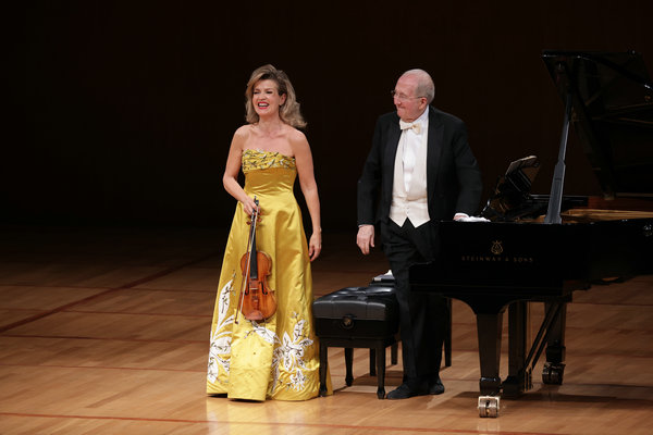 German violinist holds the strings on China tour