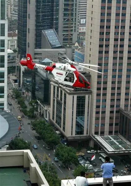 Shanghai's emergency response ensures swift rescue after F1 support-race crash