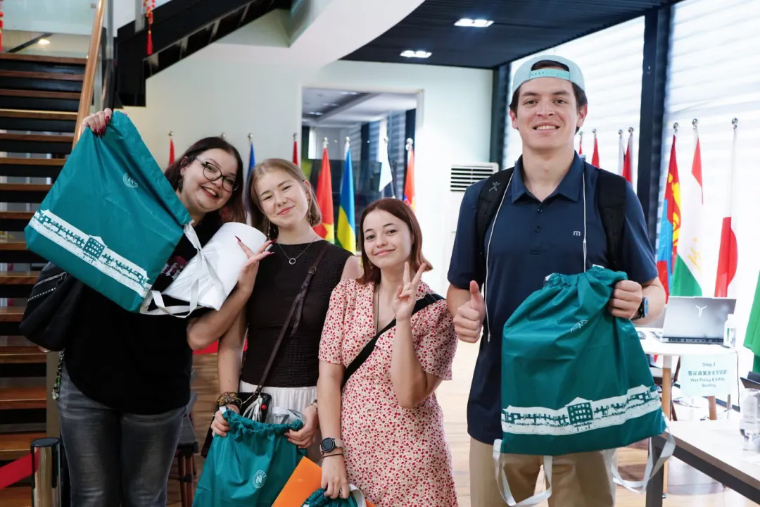 Shanghai Normal University welcomes over 800 international students from 70 countries