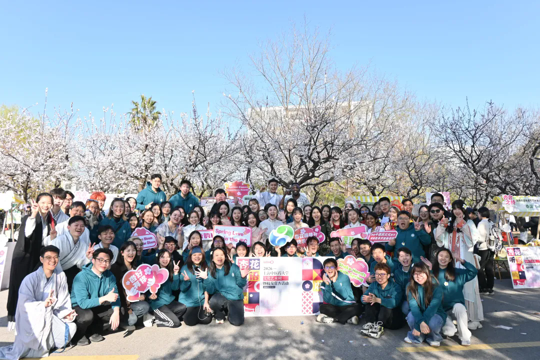 International students immerse themselves in spring culture-3.png