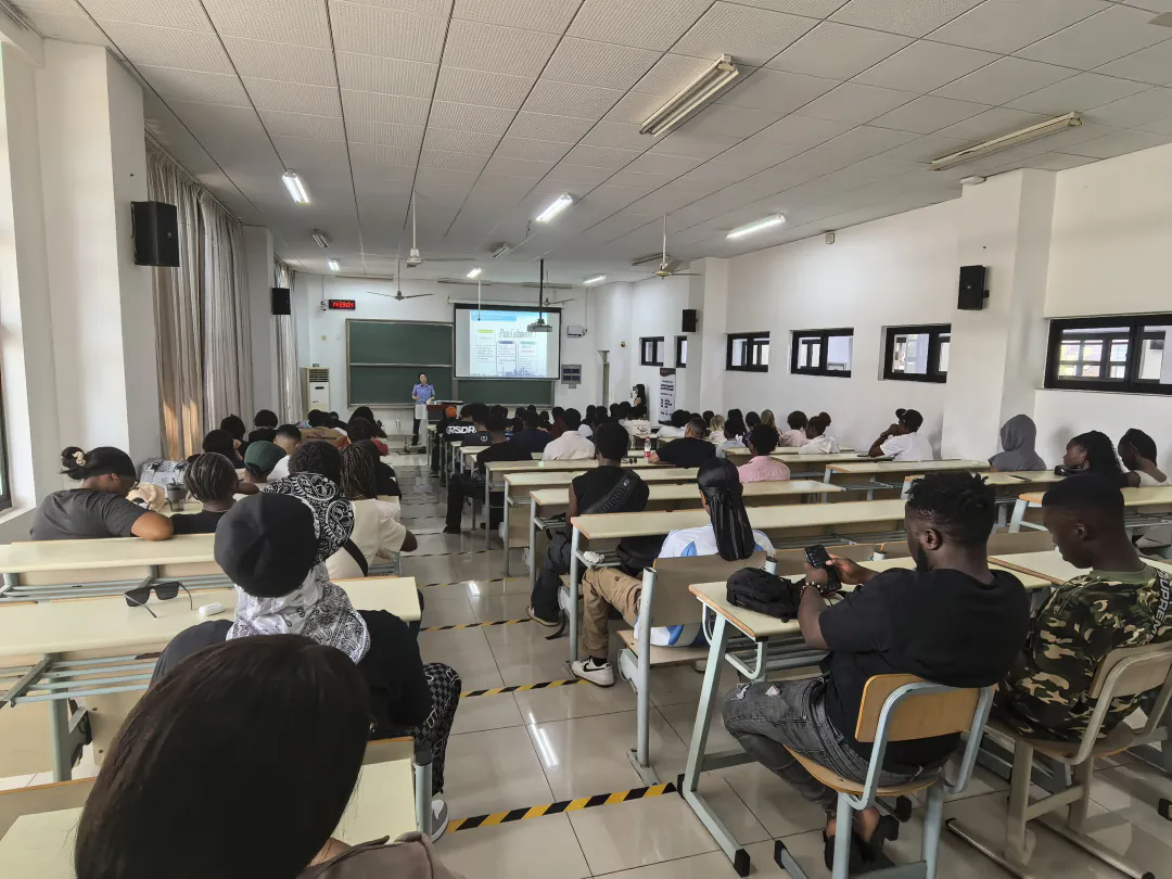 Shanghai Dianji University helps international students understand Chinese laws-1.png