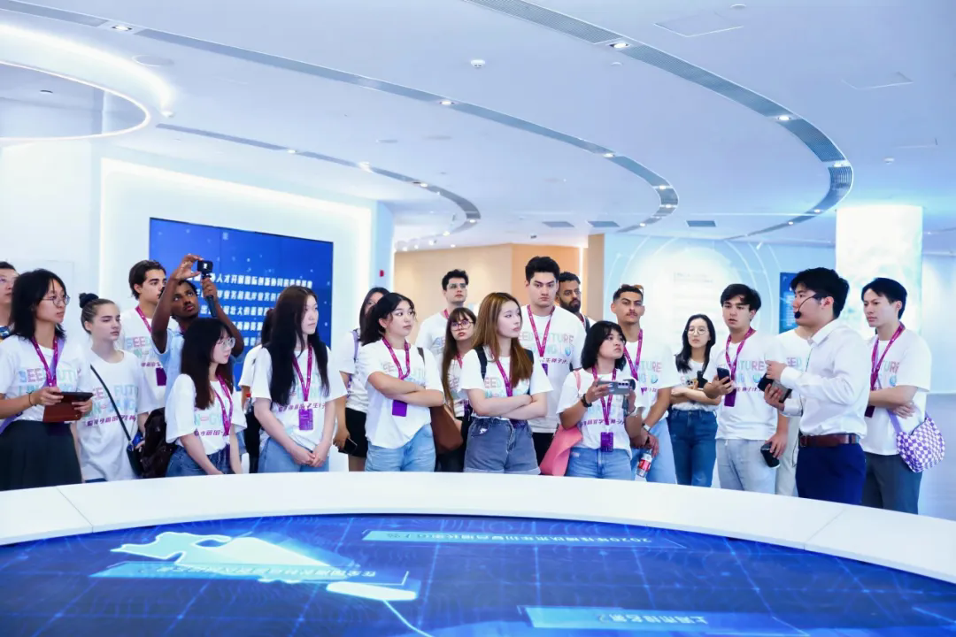 Lin-gang showcases innovation and entrepreneurship opportunities to global young talent