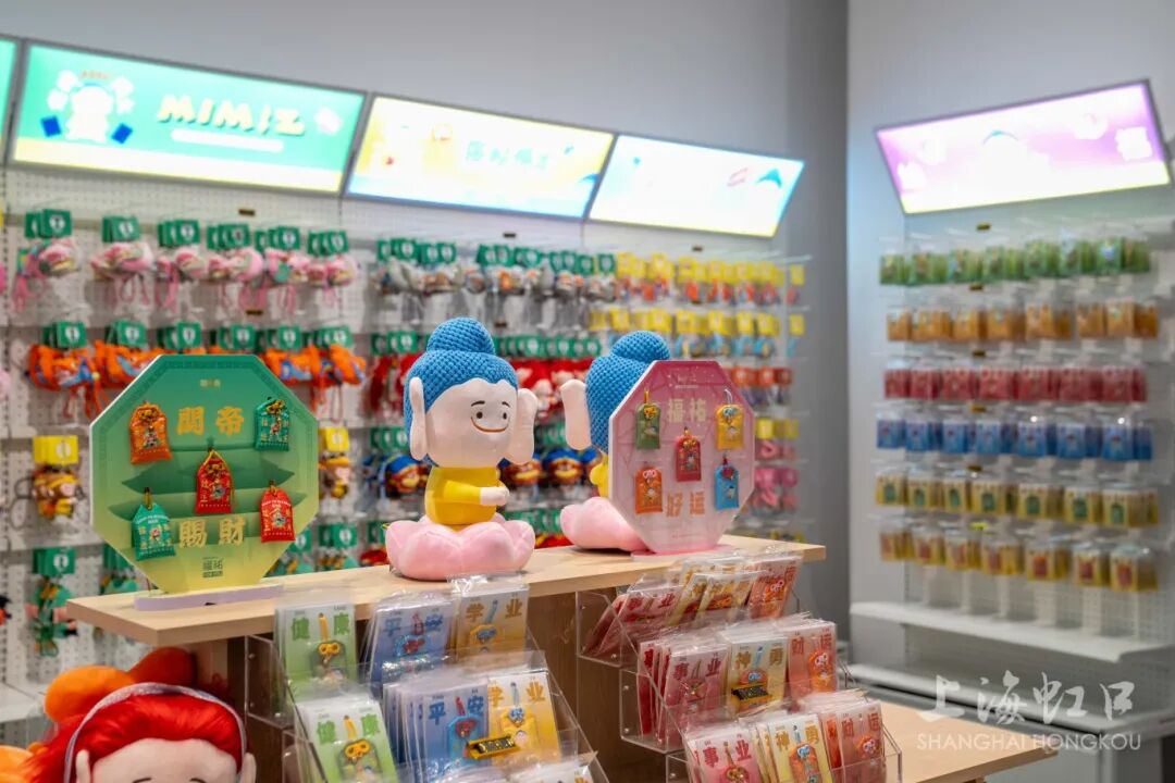 A range of cultural and creative products inspired by the theme of Buddha statues from the Yungang Grottoes.jpg