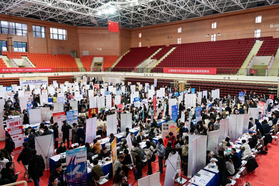 Job fair at university bridges talent with over 7,000 positions