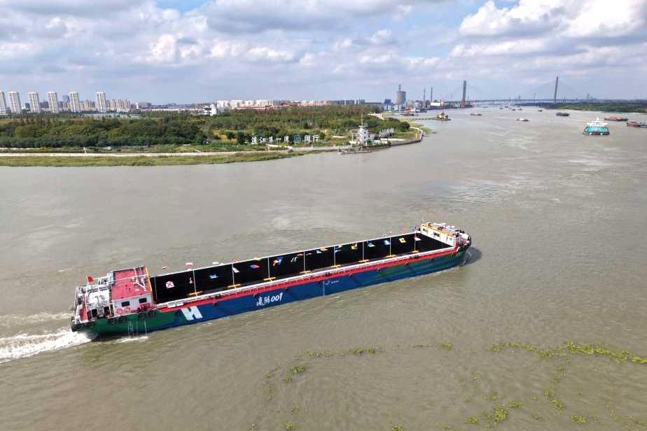 Methanol electric ship pioneers green inland shipping in Shanghai