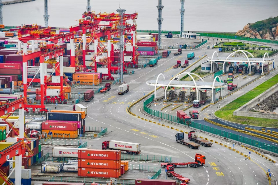 Shanghai's foreign trade shows resilience in July