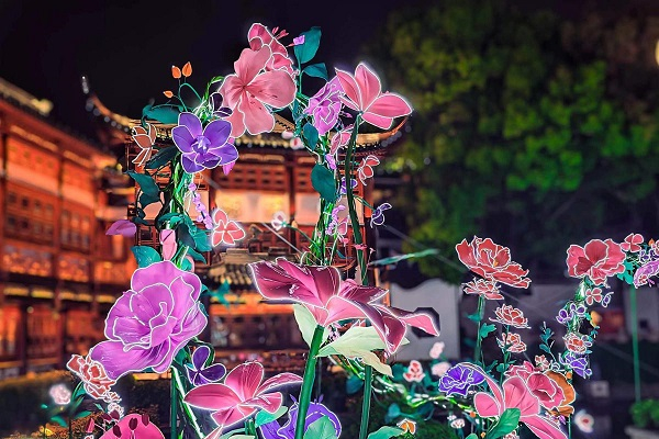 Flower festival offers immersive experience in Shanghai