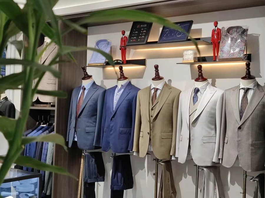 Where visitors get clothes made: Inside Shanghai's South Bund market