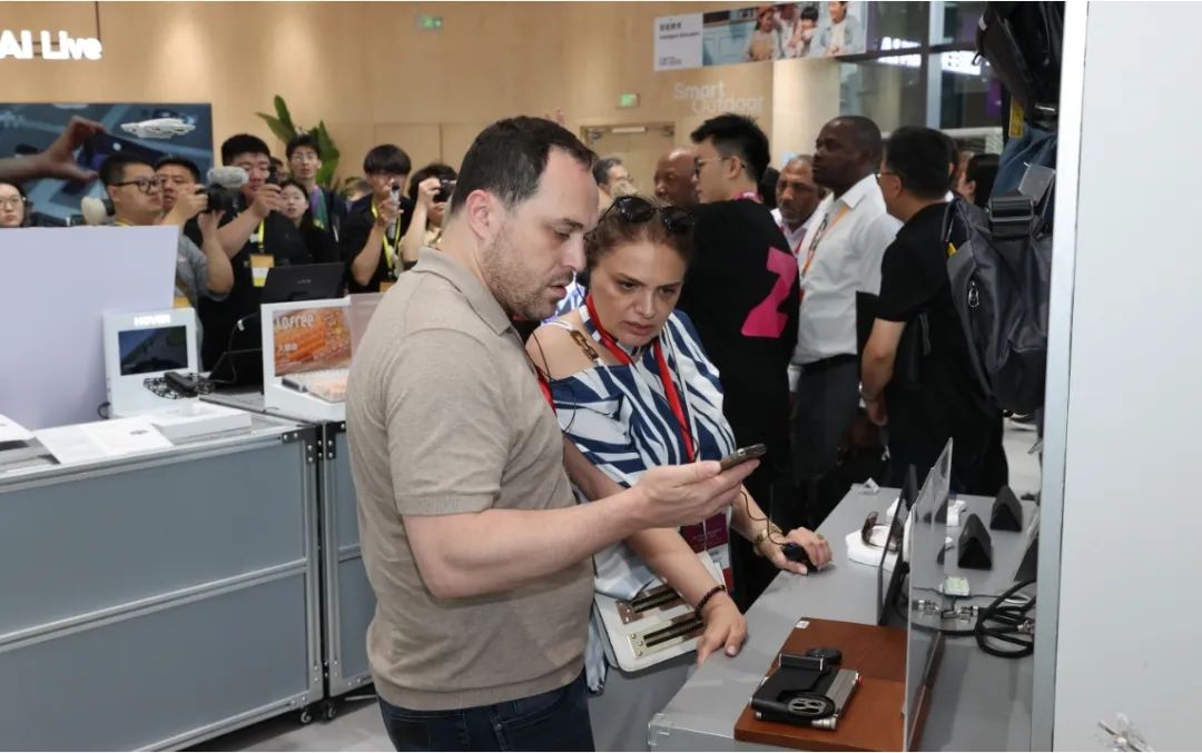 Global officials explore Shanghai