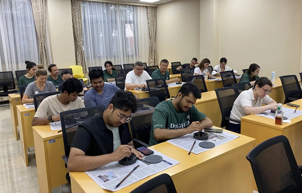 Donghua1.jpg Donghua1.jpg