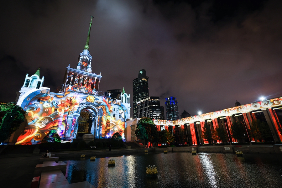 Light festival illuminates radiant Shanghai.jpg