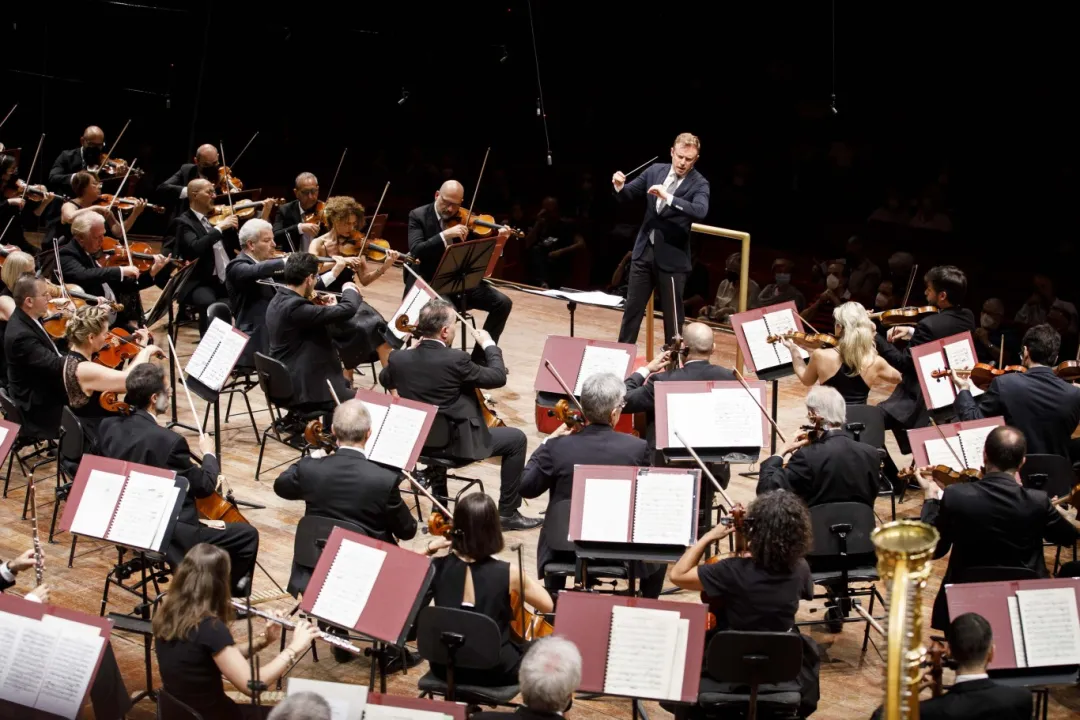 Over 1,200 performances coming this fall