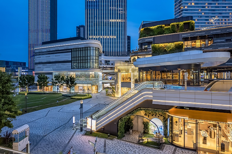 Designated shopping centers for 'refund-upon-purchase' service in Shanghai (November 2025)