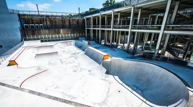 Shanghai government Open Day offers sports adventure at Huangpu Riverside.jpg Shanghai government Open Day offers sports adventure at Huangpu Riverside.jpg