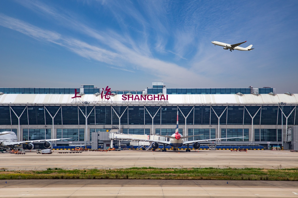 An airplane takes off from Shanghai Pudong International Airport. Photo VCG(1).png