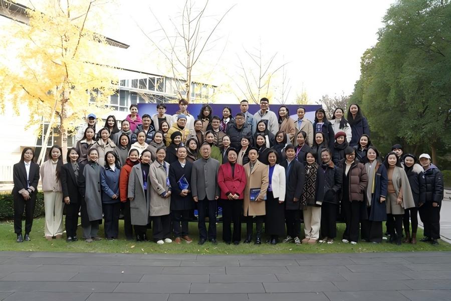 The 2024 International Young Scholars Dance Forum, hosted by the Shanghai Theatre Academy and organized by the Shanghai Theatre Academy Journal Center and the editorial department of Contemporary Dance Art Research (Chinese and English), is held in Shanghai on Dec 18, 2024..jpg