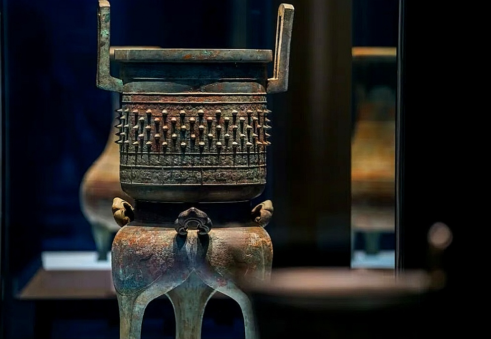 Record exhibition of Chinese bronzes opens in Shanghai